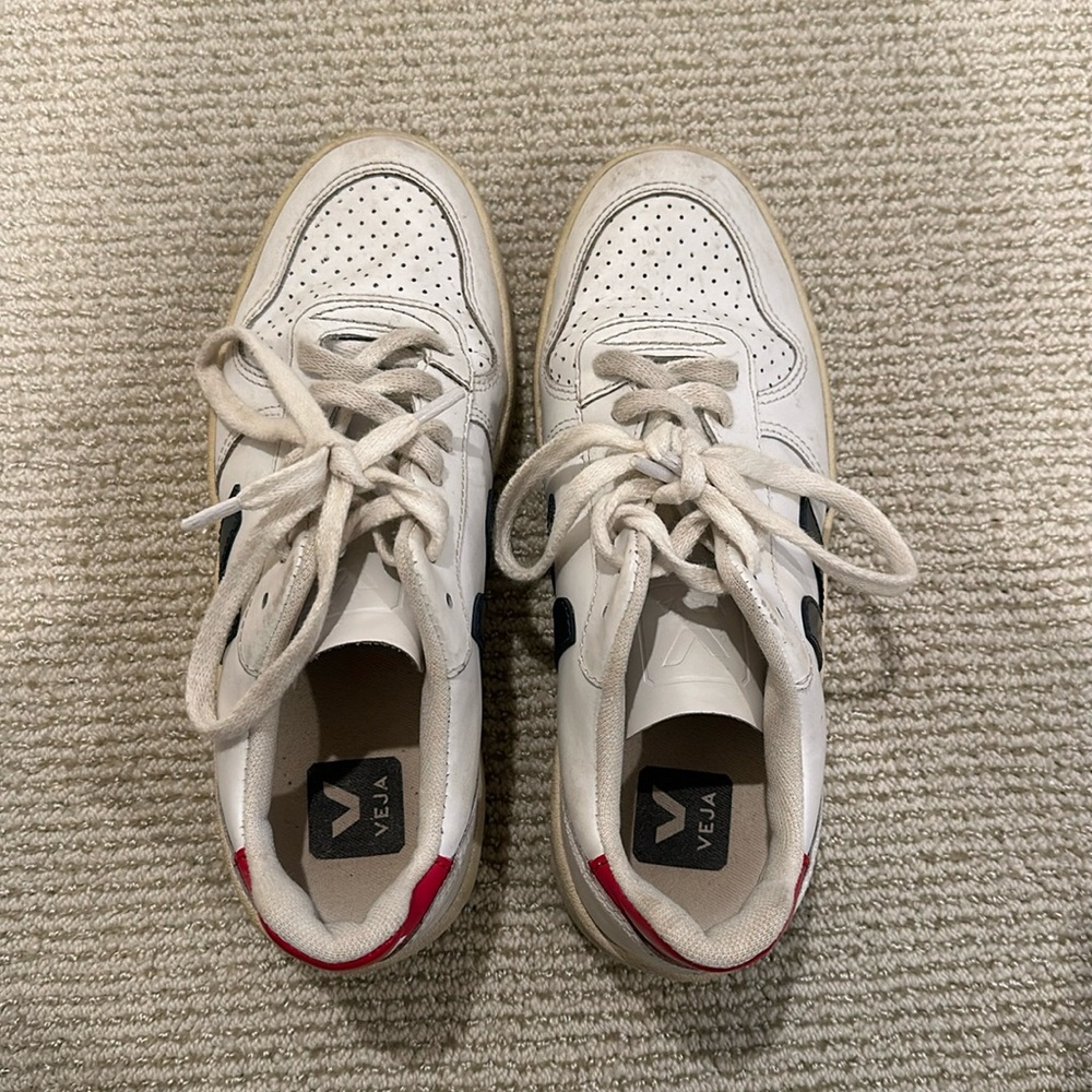 Kids Veja Sneakers - Size 5